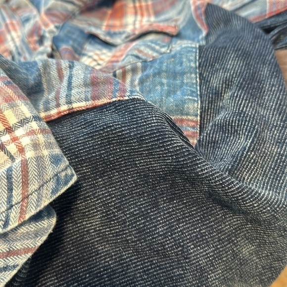 EUC: ci sono plaid collection women button down shirt L  (Junior) - Picture 5 of 6